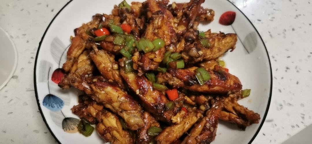 蒜香鸡翅，这才是鸡翅最好吃的做法