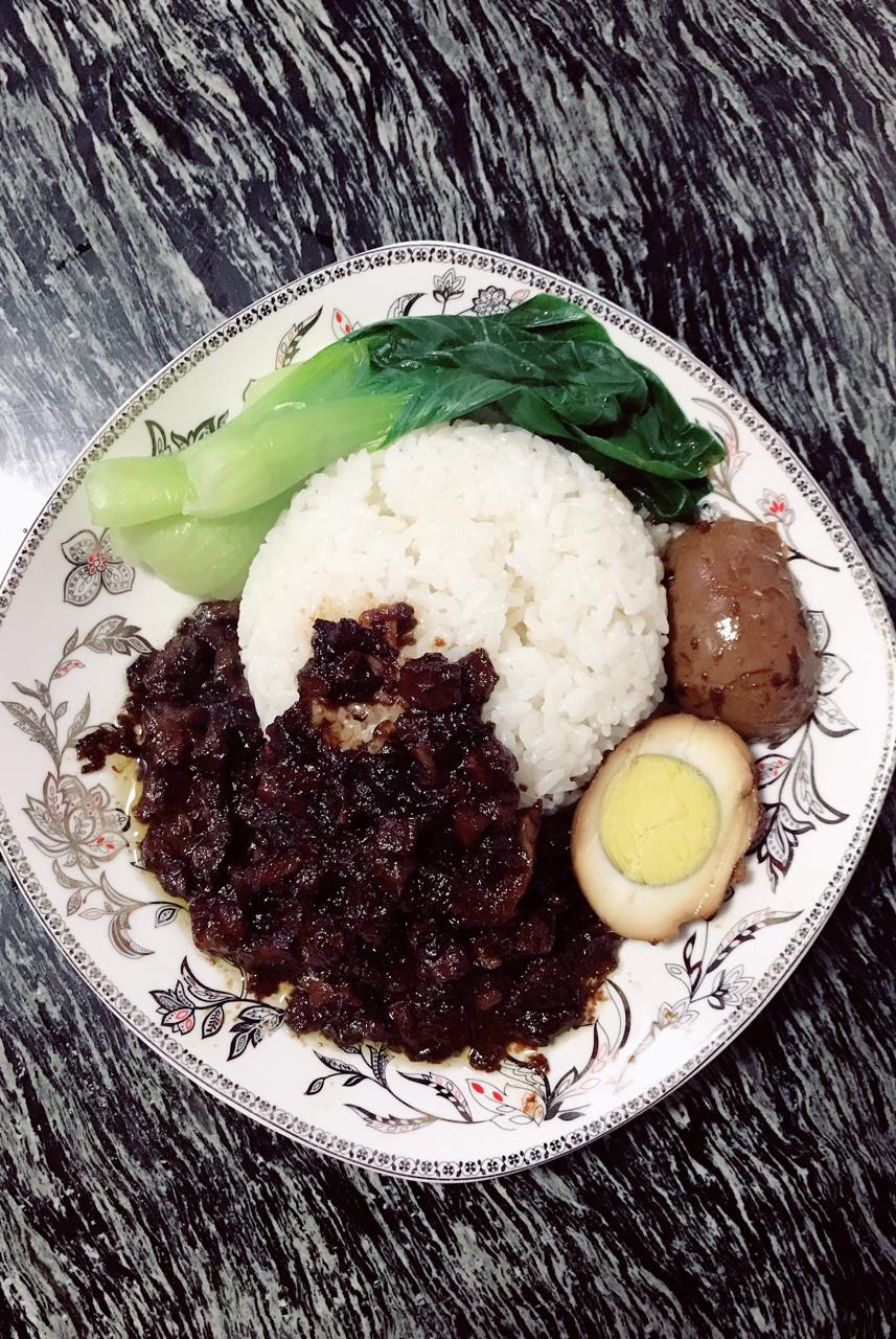 洋葱酥卤肉饭