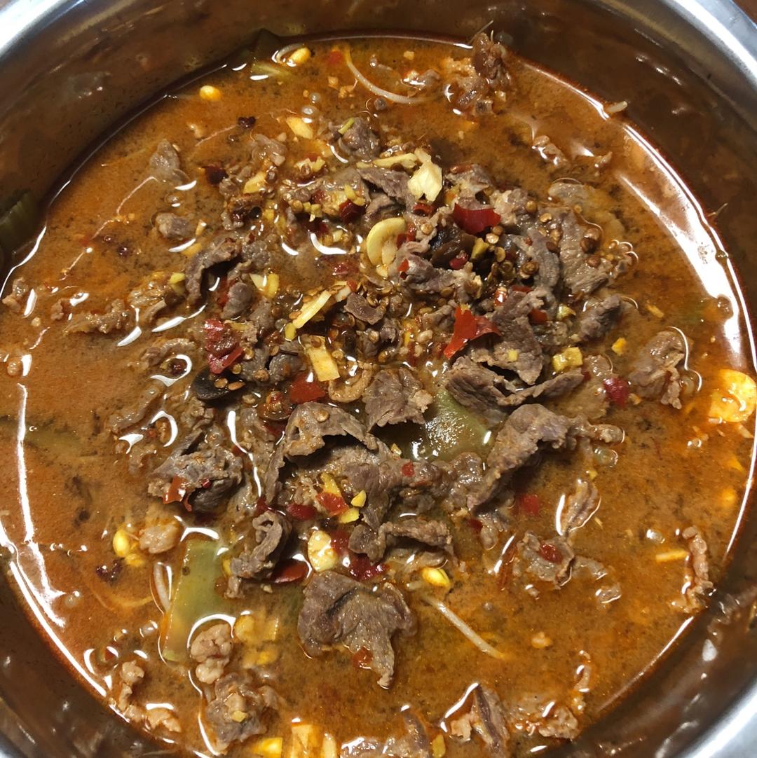 水煮牛肉：《中餐厅》张亮拿手菜（视频菜谱）