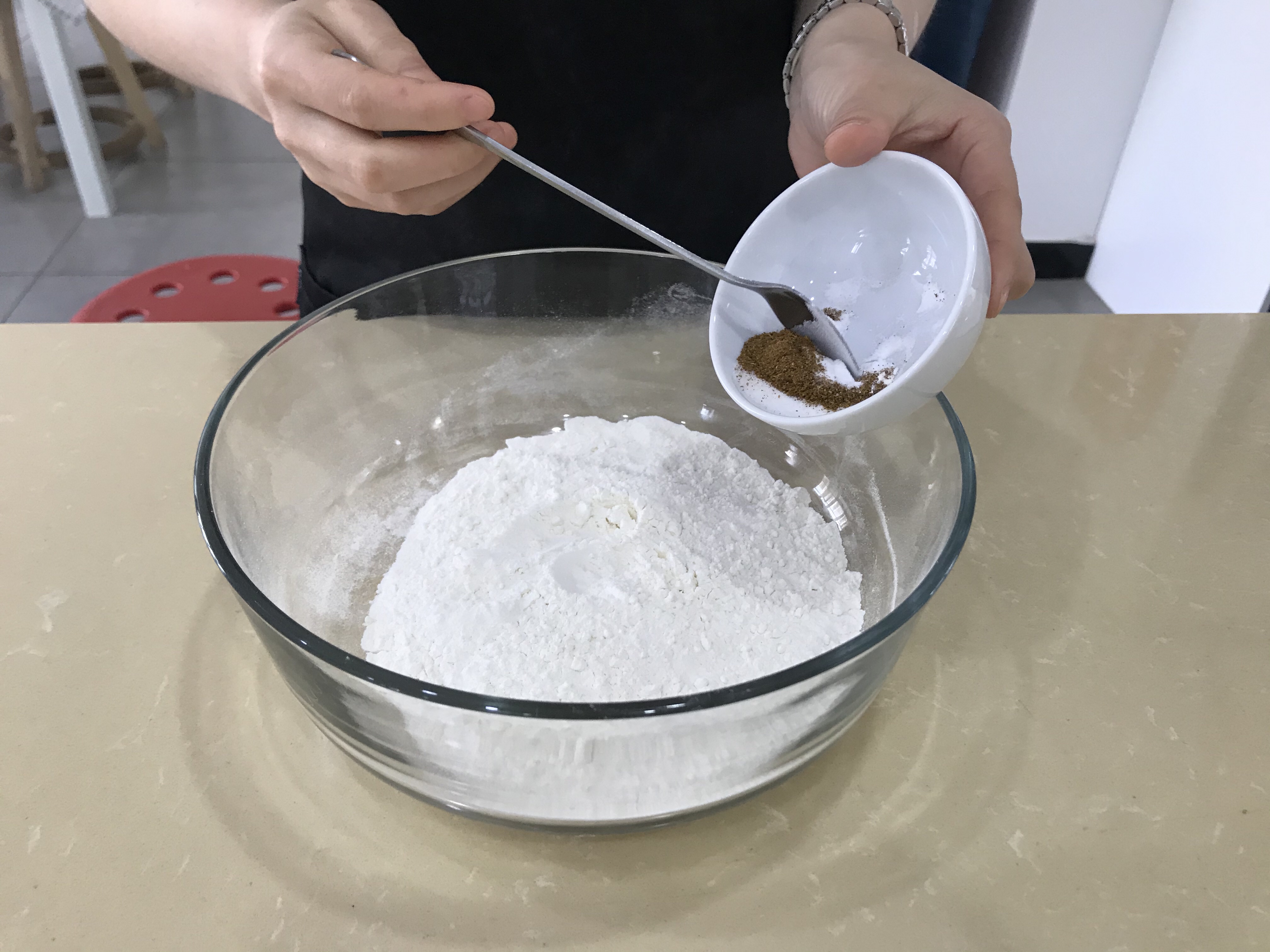 椒盐芝麻酥的做法 步骤4
