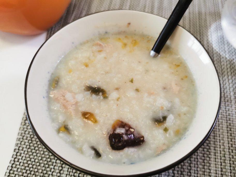 皮蛋瘦肉粥，两种米让它绵滑浓香