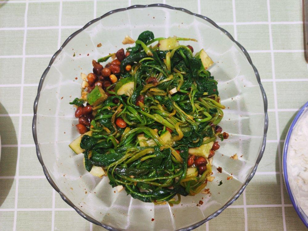 凉拌陈醋菠菜花生米（东北版）