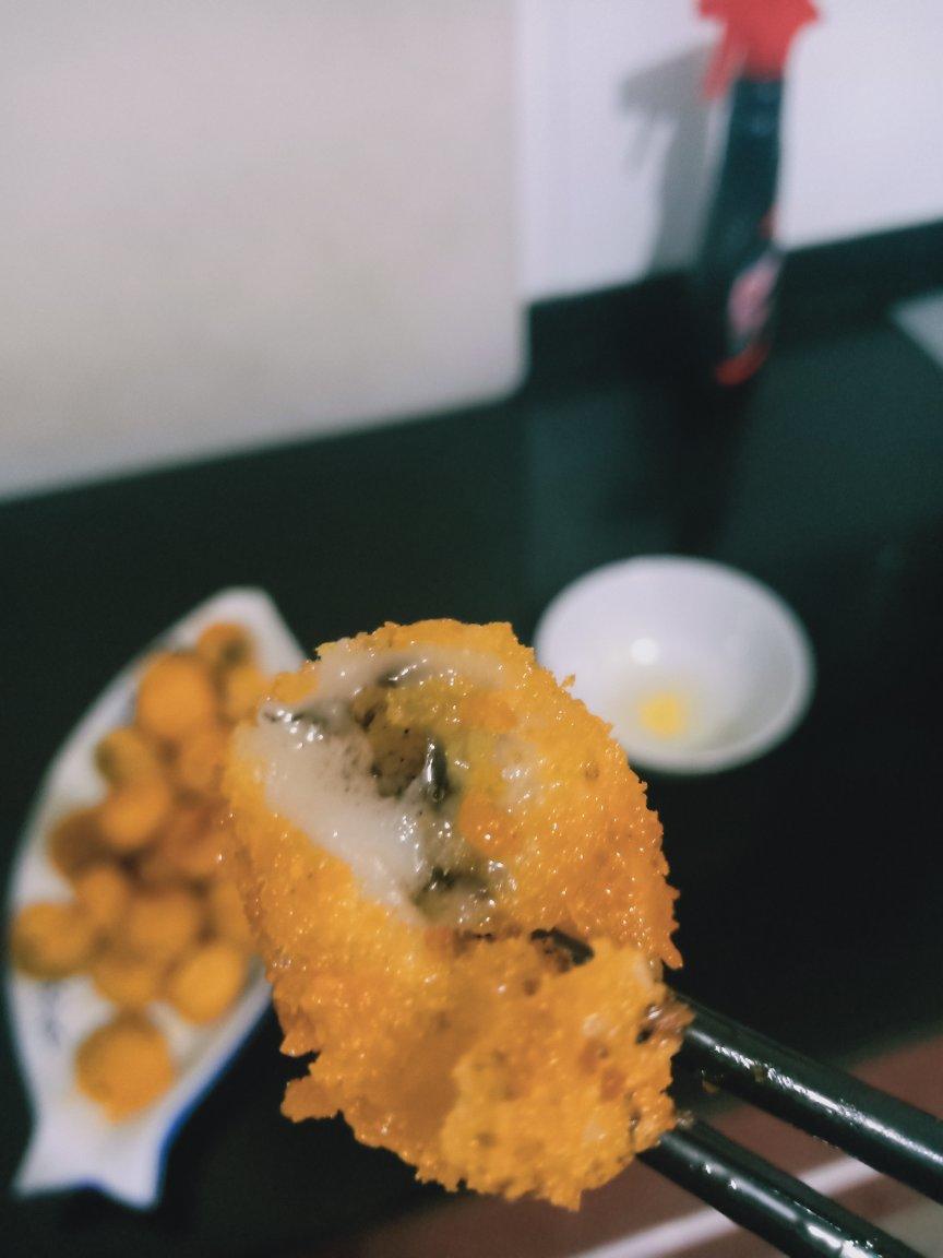 不听话的章鱼小姐姐做的面包糠炸汤圆