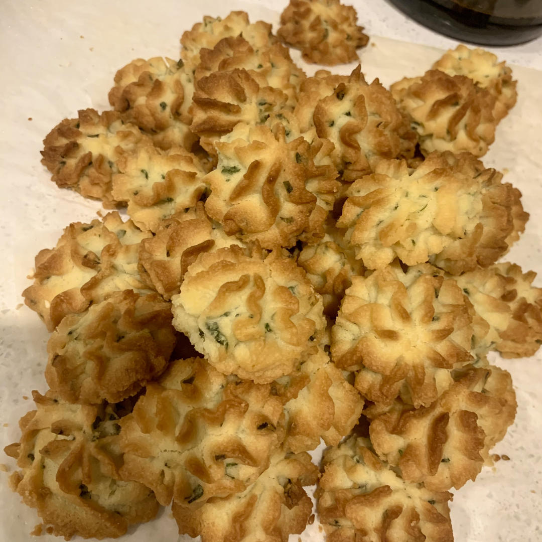 我的点心盒之——香酥好挤的香葱曲奇