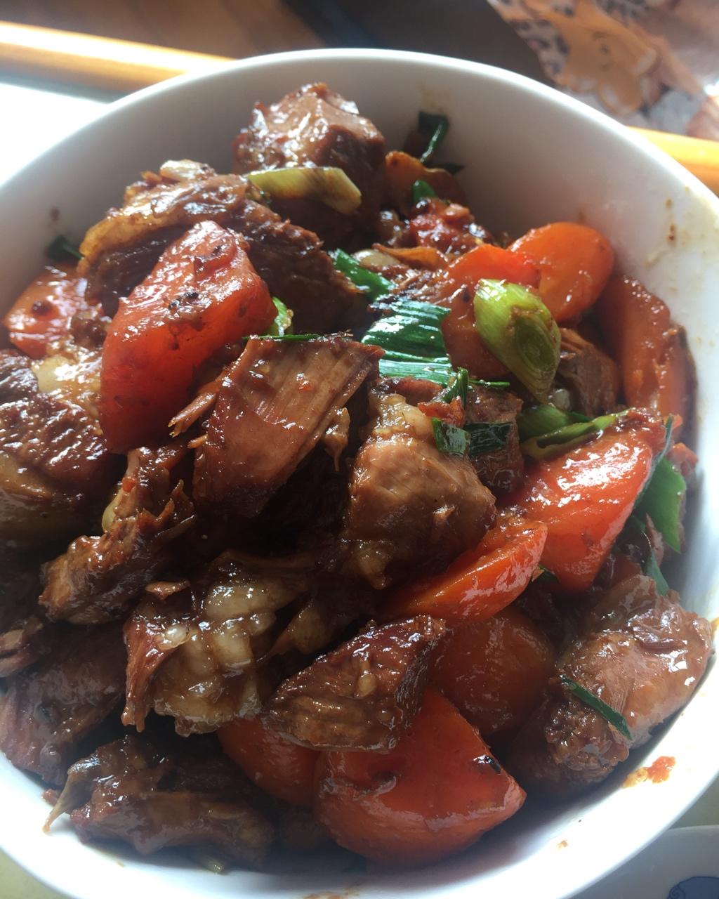 胡萝卜烧羊腿