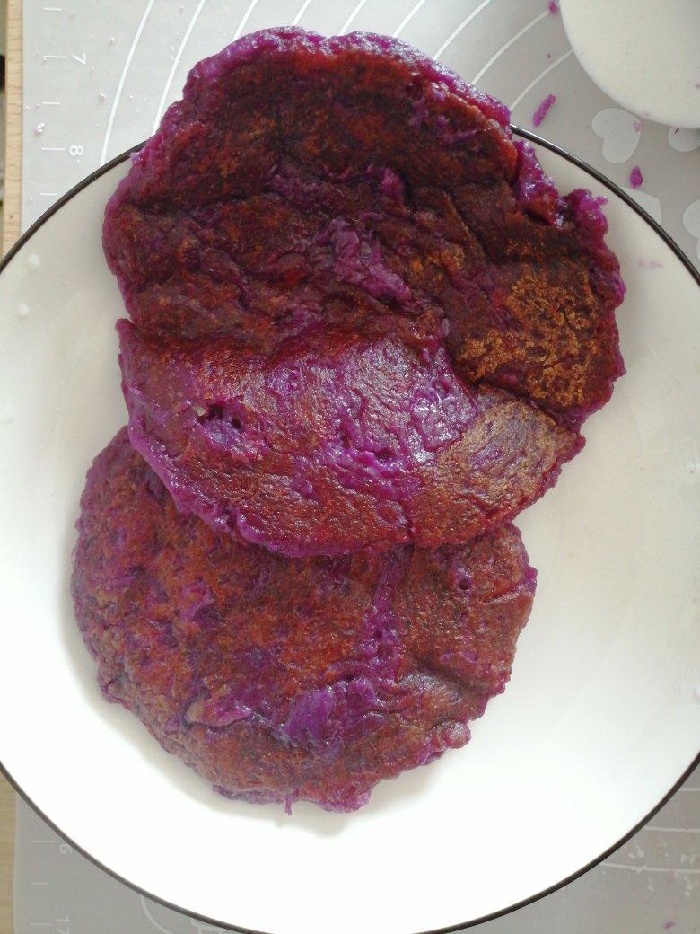 紫薯糯米芝麻饼
