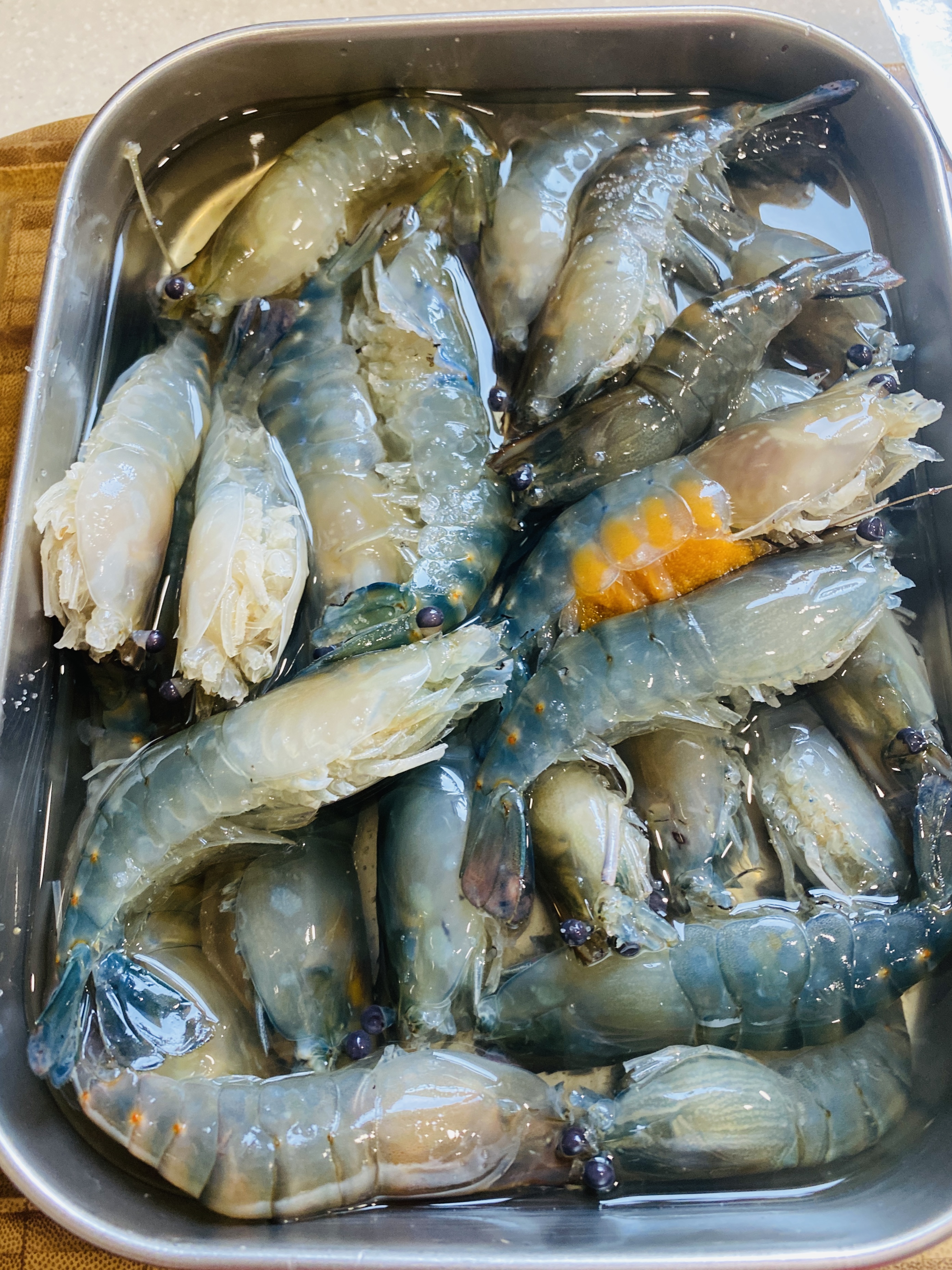 华南和东南亚的碰撞-虾酱香茅焗沼虾的做法 步骤2
