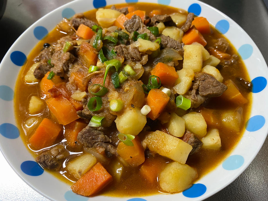番茄土豆萝卜炖牛肉