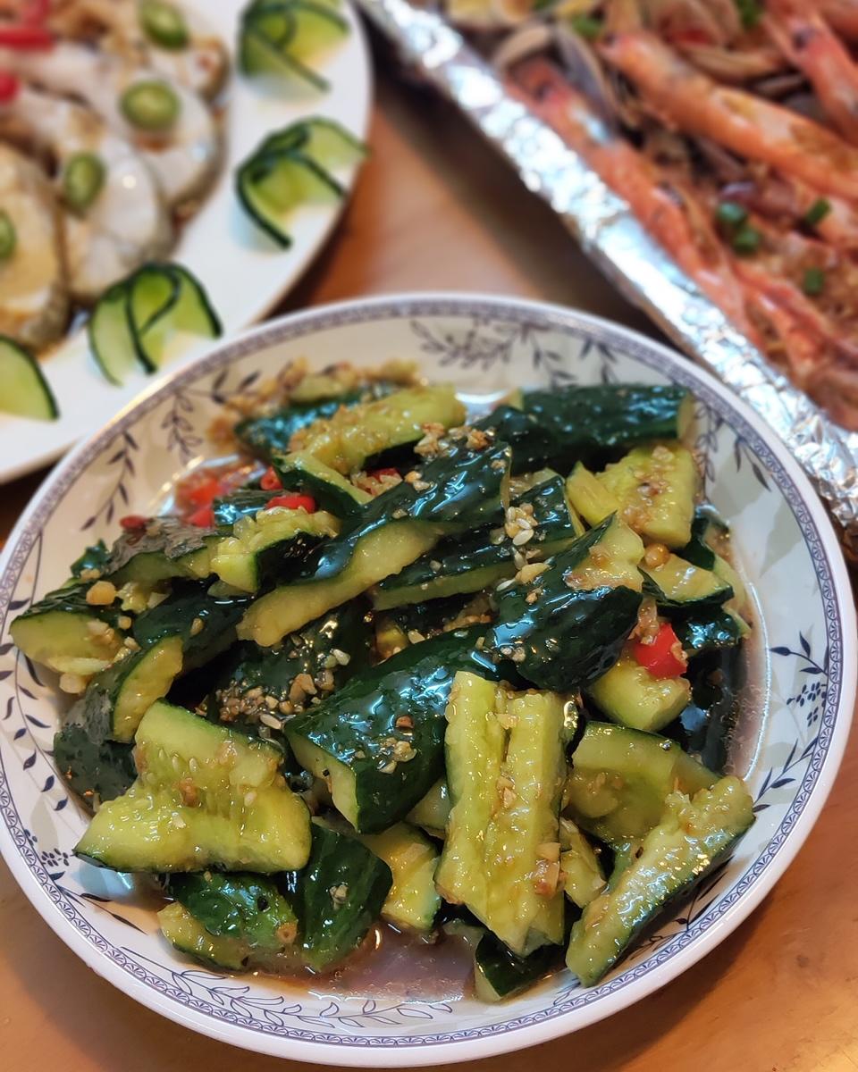 超级好吃的凉拌拍黄瓜