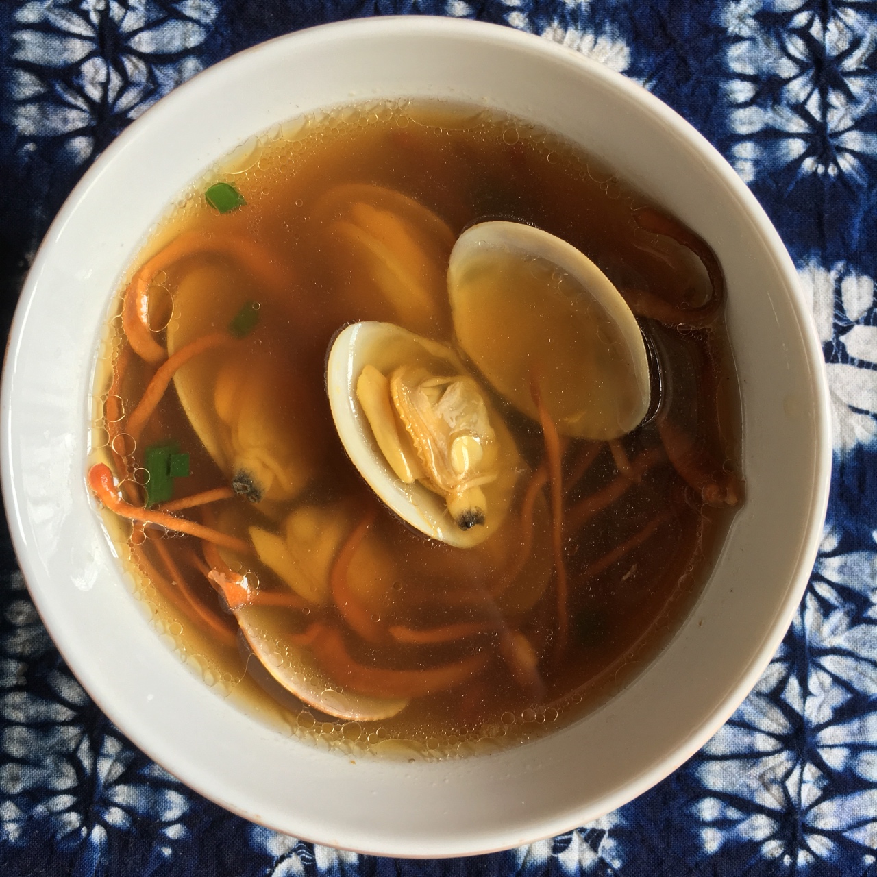 超鲜虫草花蛤蜊汤
