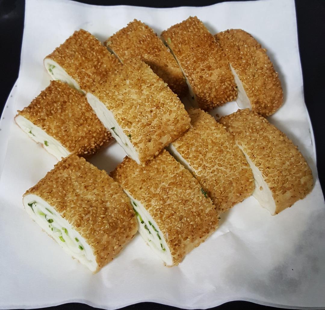 &芝麻黄金卷                      香,香,香,又松软又香的黄金芝麻卷