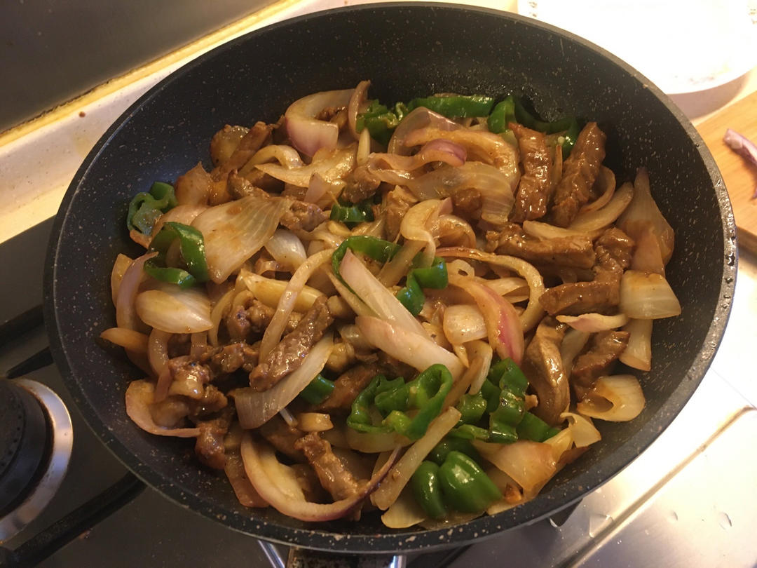 洋葱炒牛肉
