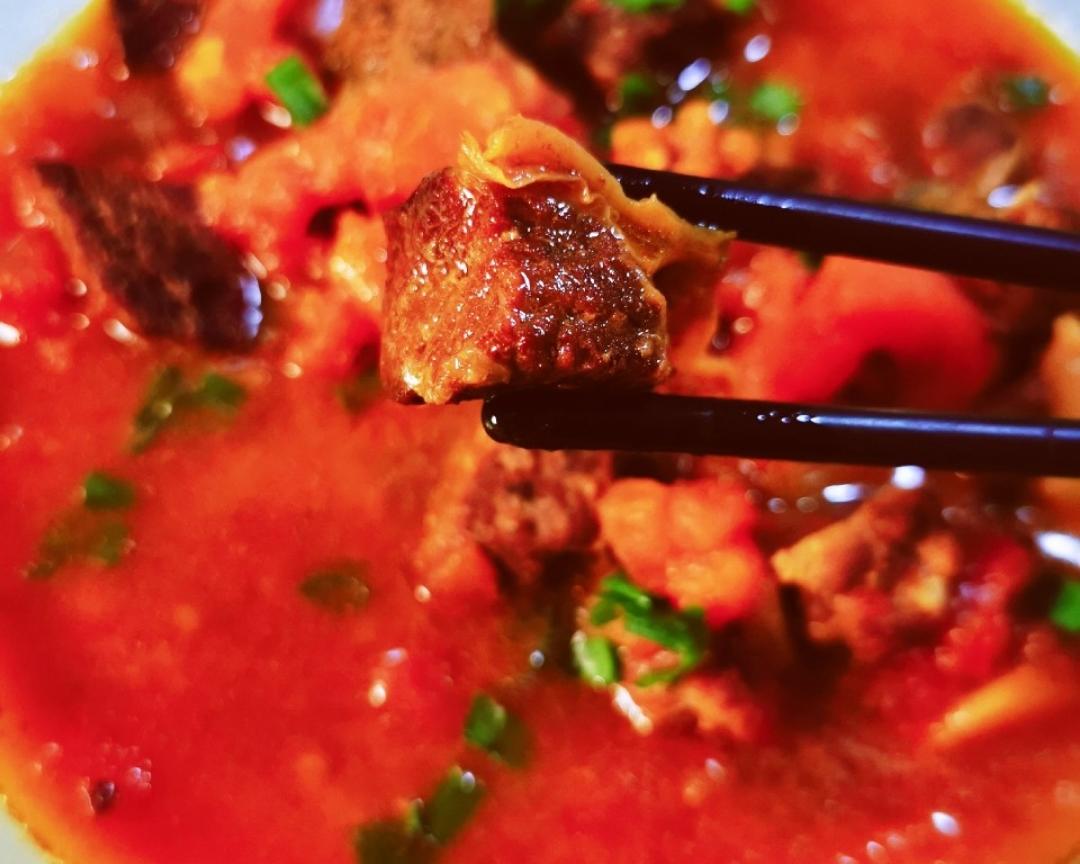 西红柿炖牛腩的做法