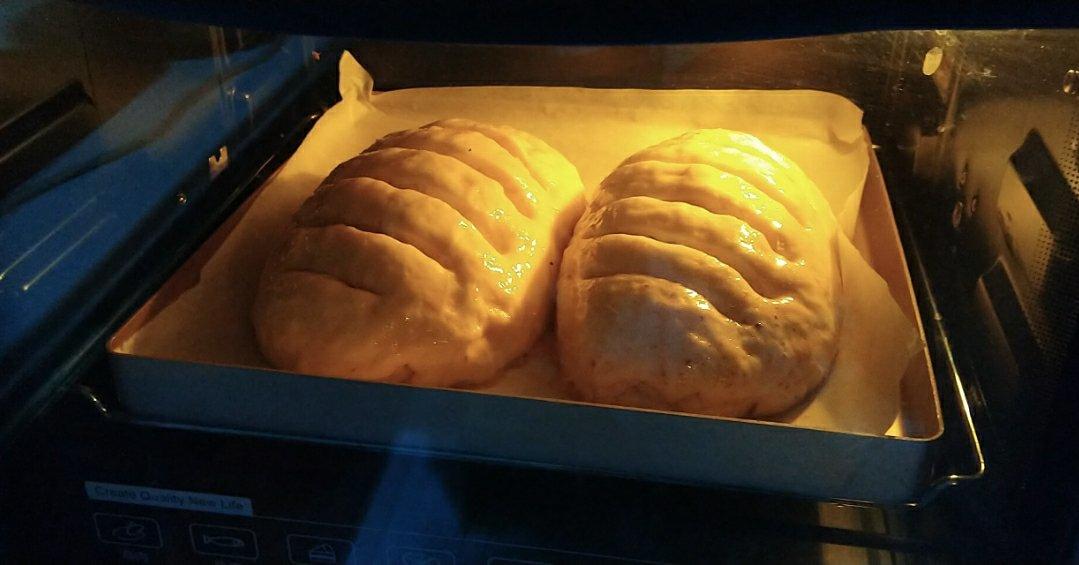 风靡代购店的新疆果仁大列巴