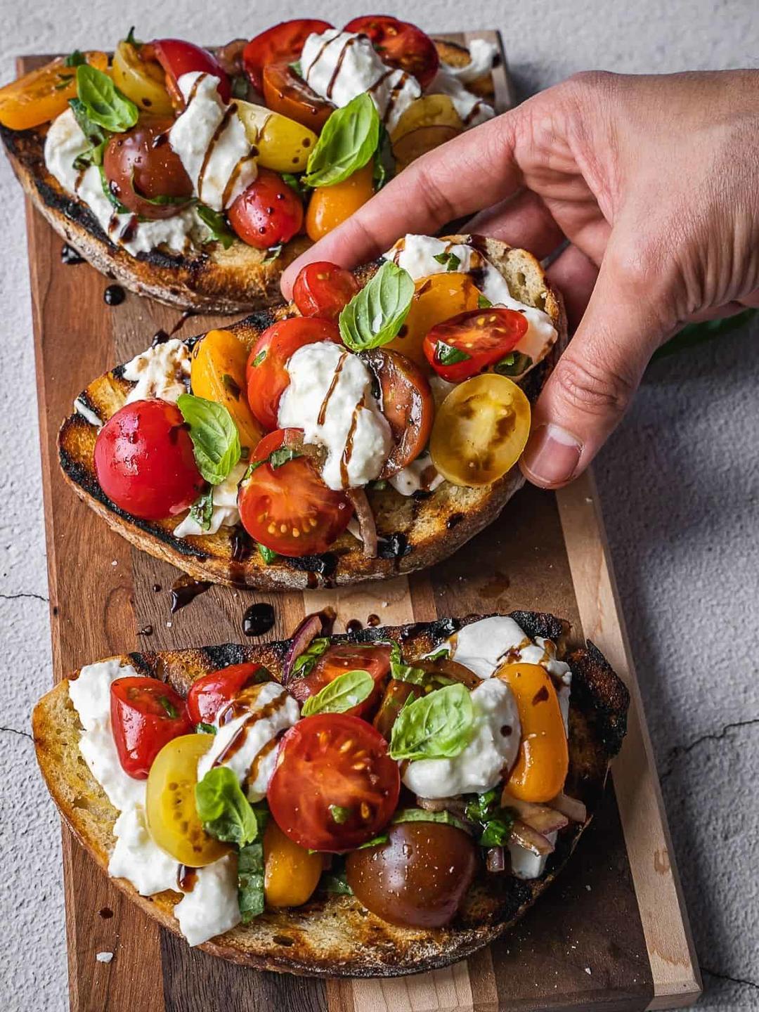 不开火的夏日简单快手菜 Burrata Bruschetta