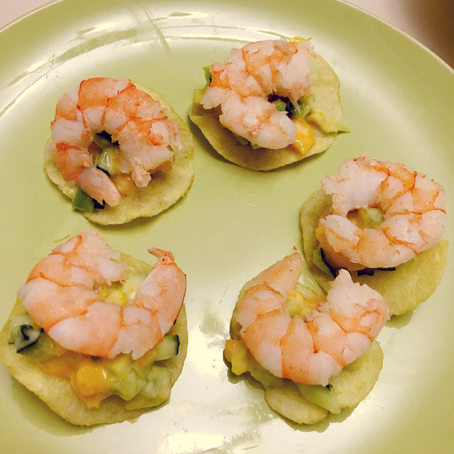 薯片牛油果大虾沙拉