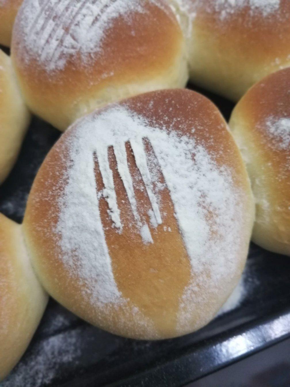 咸蛋黄豆沙面包