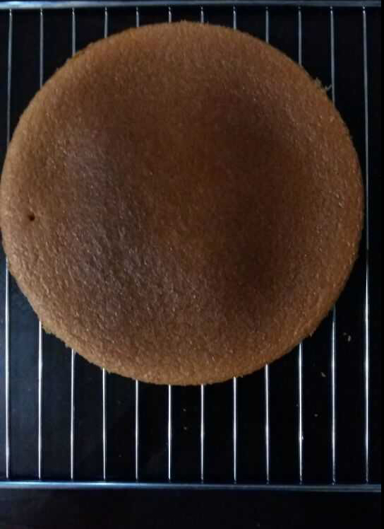 烤箱做蛋糕（戚风蛋糕的做法）