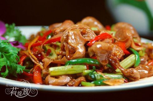 爆炒鲶鱼肚的做法