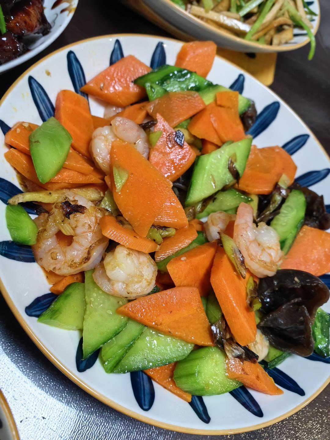 青笋木耳炒虾仁
