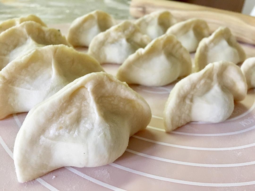 大肚饺子包法——后附视频  (胡萝卜牛肉馅儿)