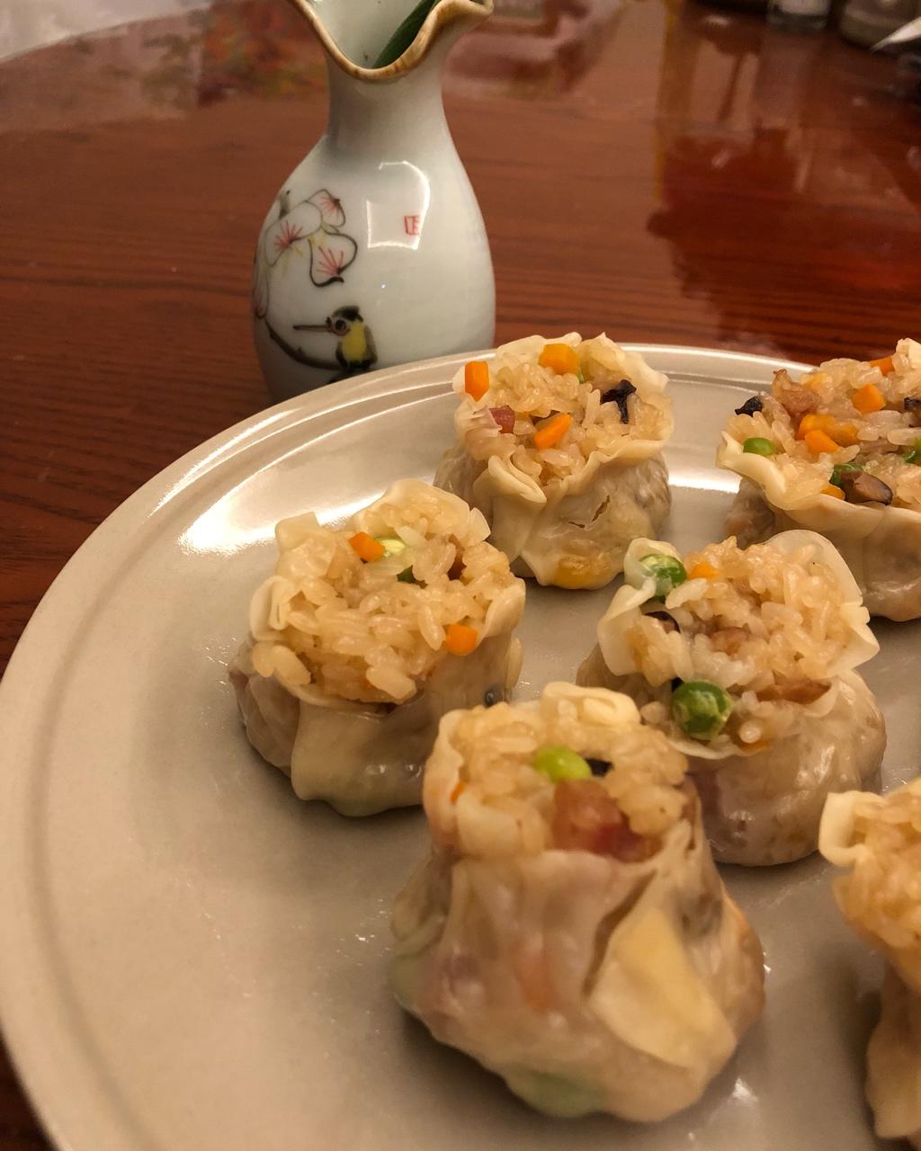 邱婷a做的饺子皮咸蛋黄烧麦
