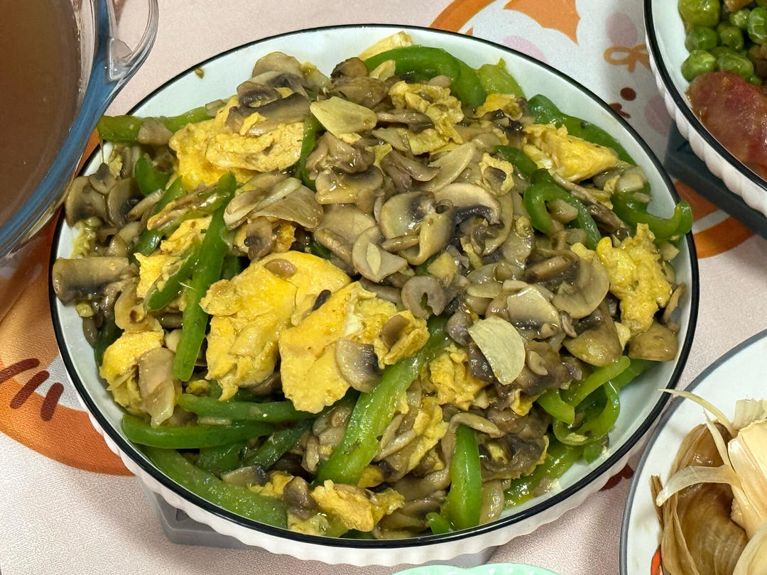 口蘑炒鸡蛋