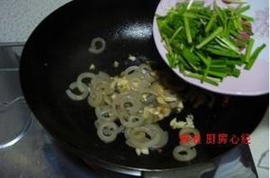 肉皮炒豆芽的做法 步骤9