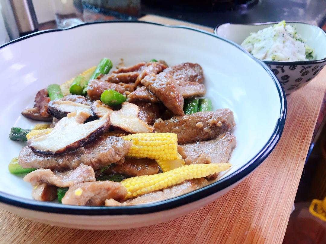 减脂什锦炒牛肉.一人食的做法