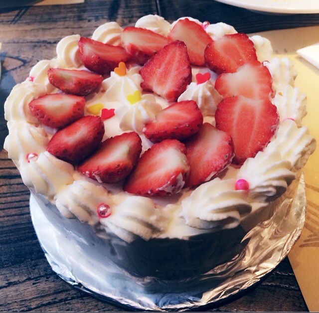 草莓生日蛋糕