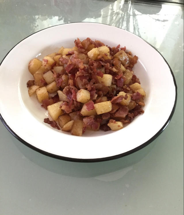 超级快手菜：培根炒土豆