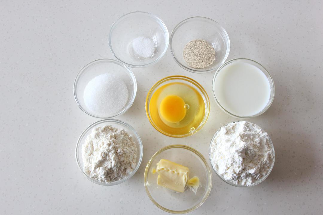 纯奶手撕吐司的做法 步骤1