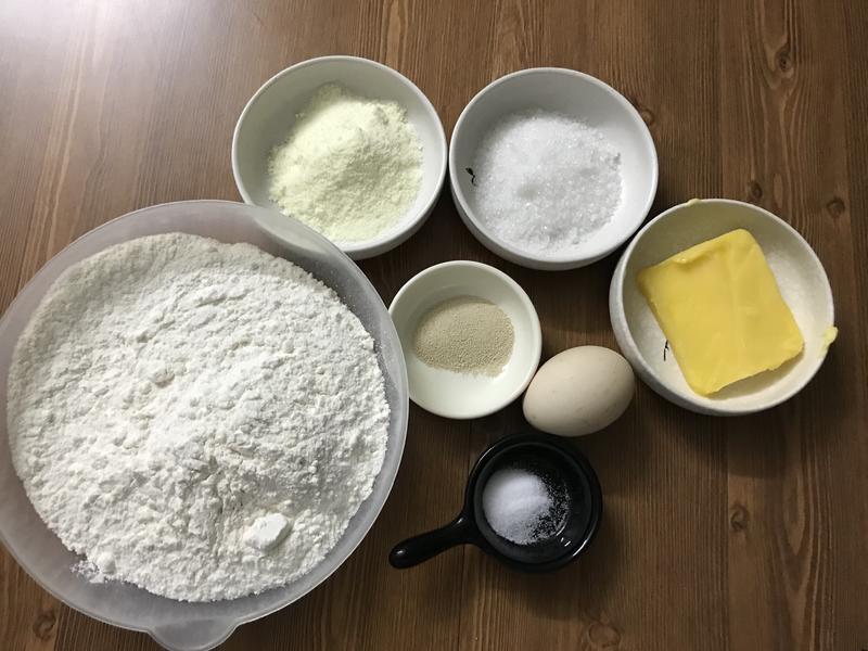 纯奶手撕吐司的做法 步骤1