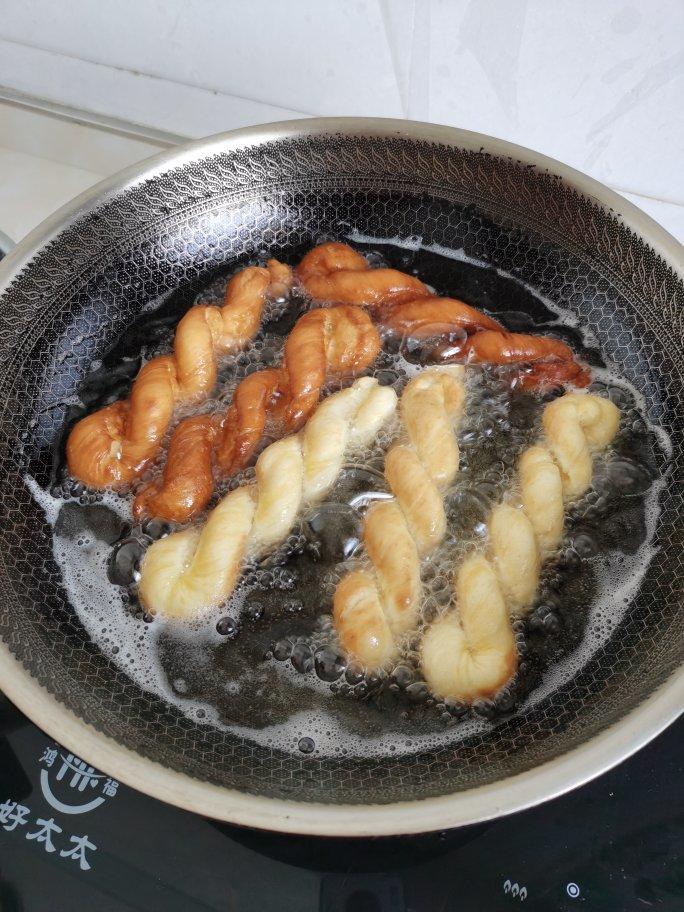 奶香蜂蜜大麻花(外酥里嫩)
