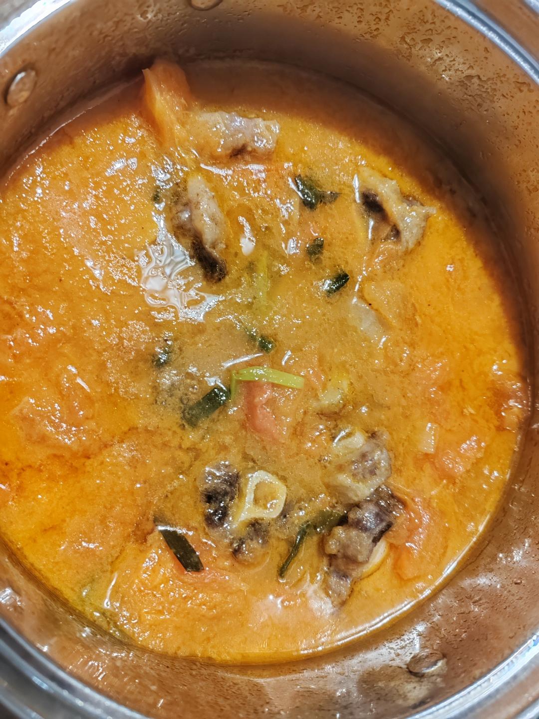 下雪夜，你需要温暖的--番茄牛尾骨汤