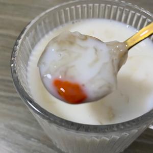 牛奶银耳红枣枸杞羹的做法 步骤9