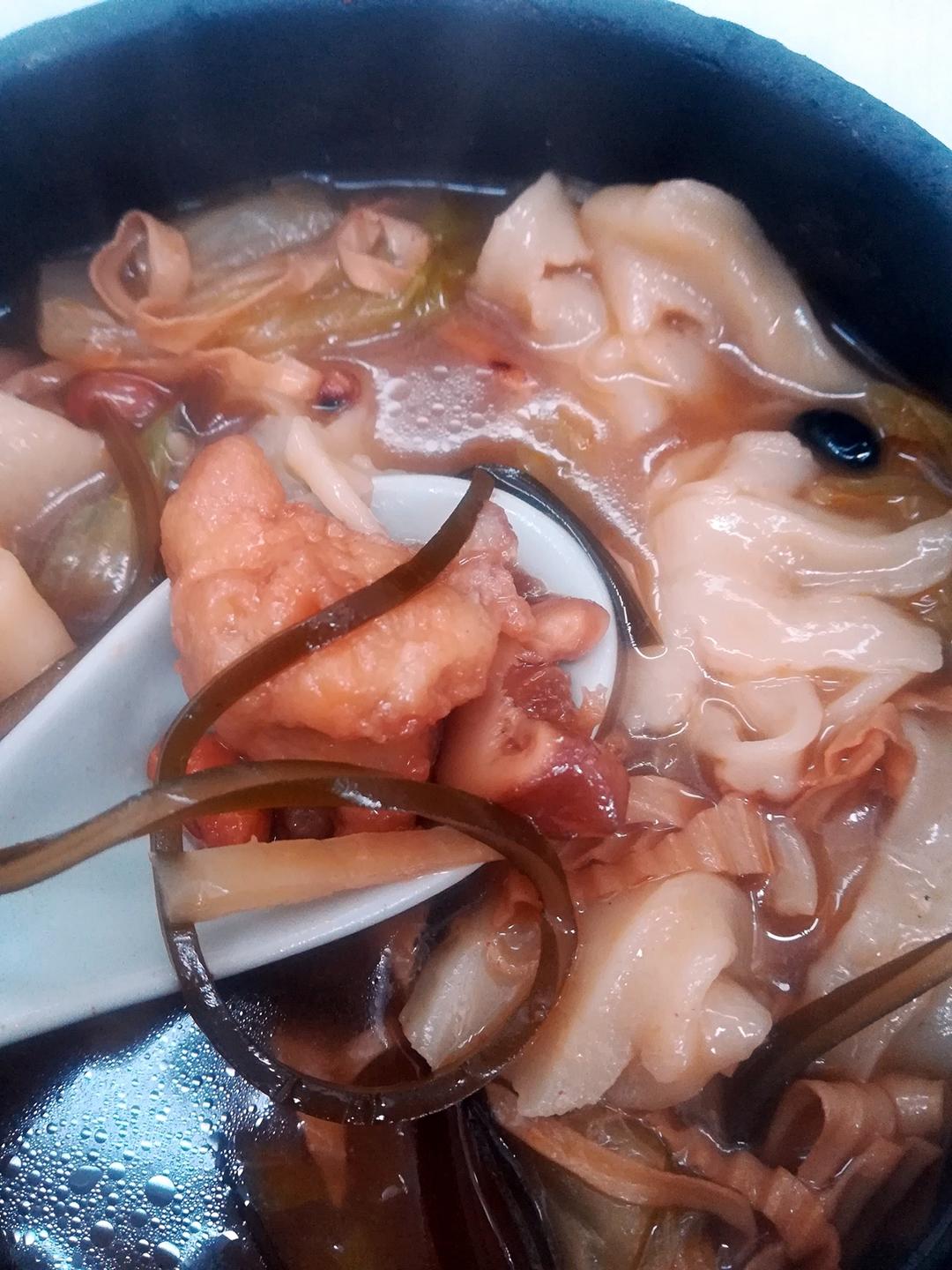 美味的纯素砂锅面