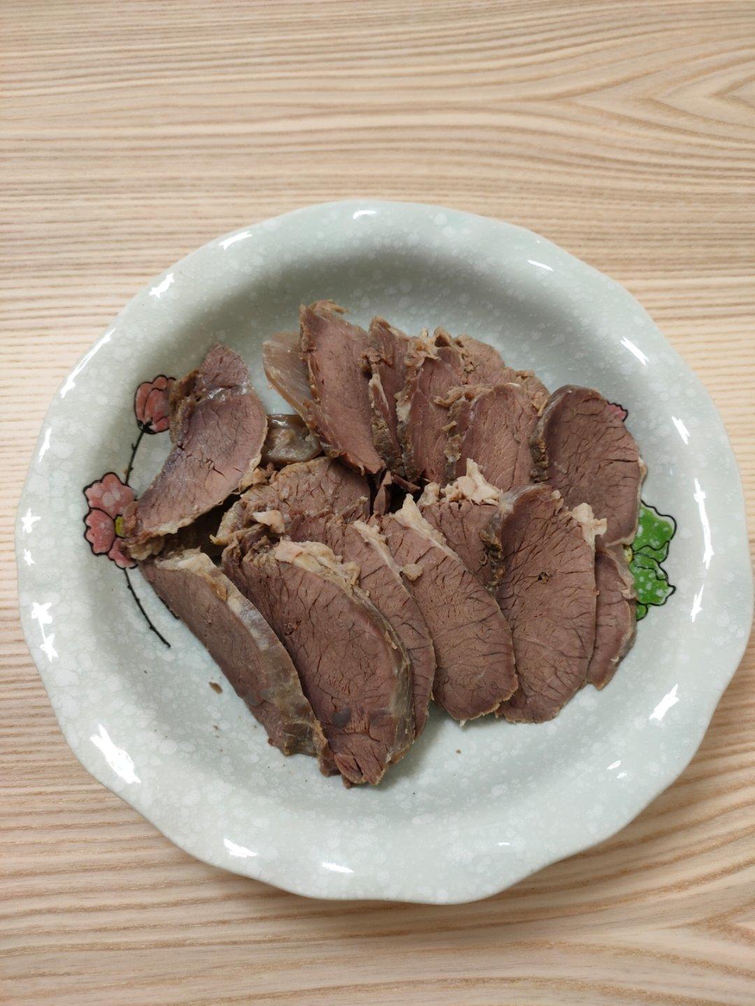 孤独的小企鹅做的和啤酒最搭的下酒菜糟卤牛腱子