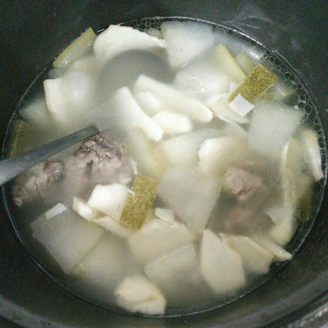 绿笋冬瓜排骨汤的做法