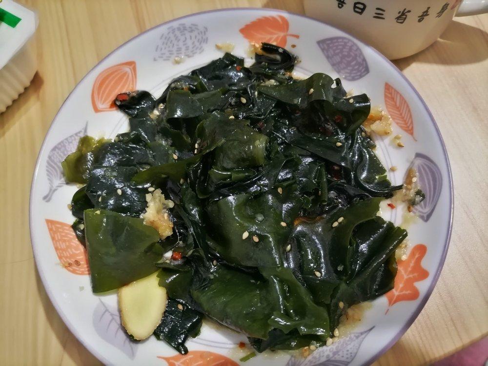 让人上瘾的凉拌裙带菜，连续吃了三天，不带腻的，比海带更好吃