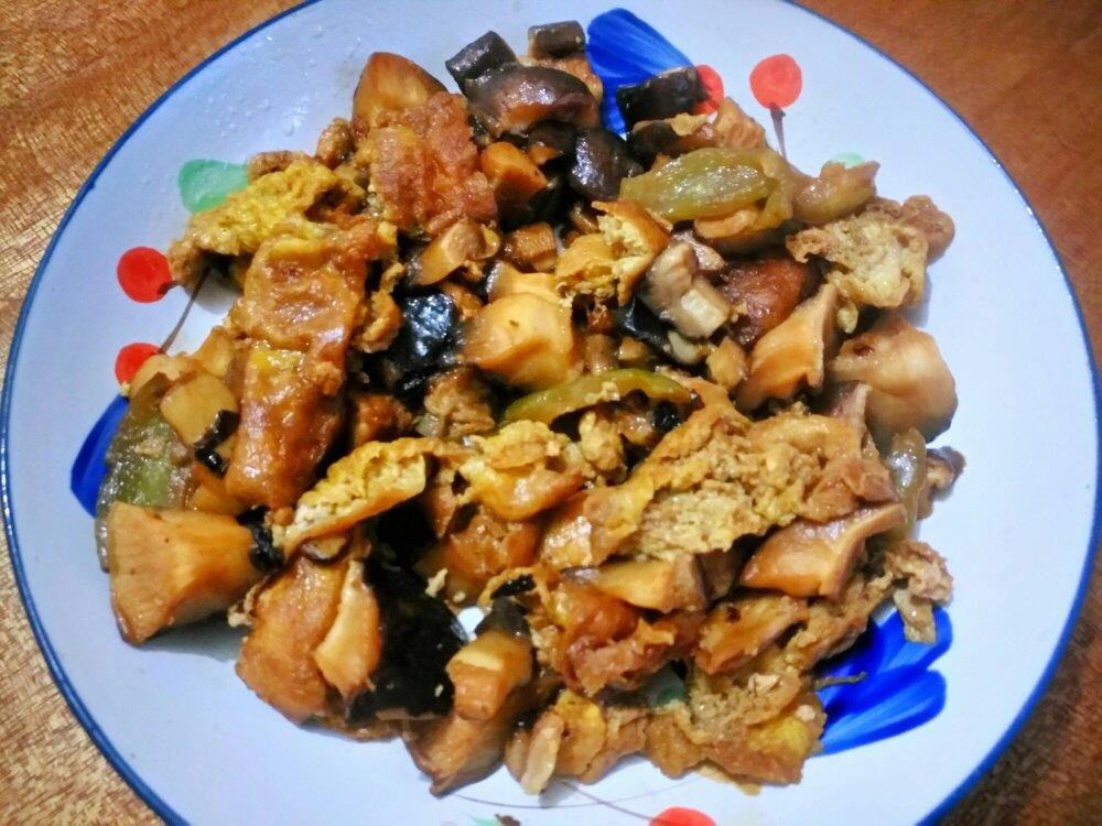 香菇鸡蛋炒菜椒