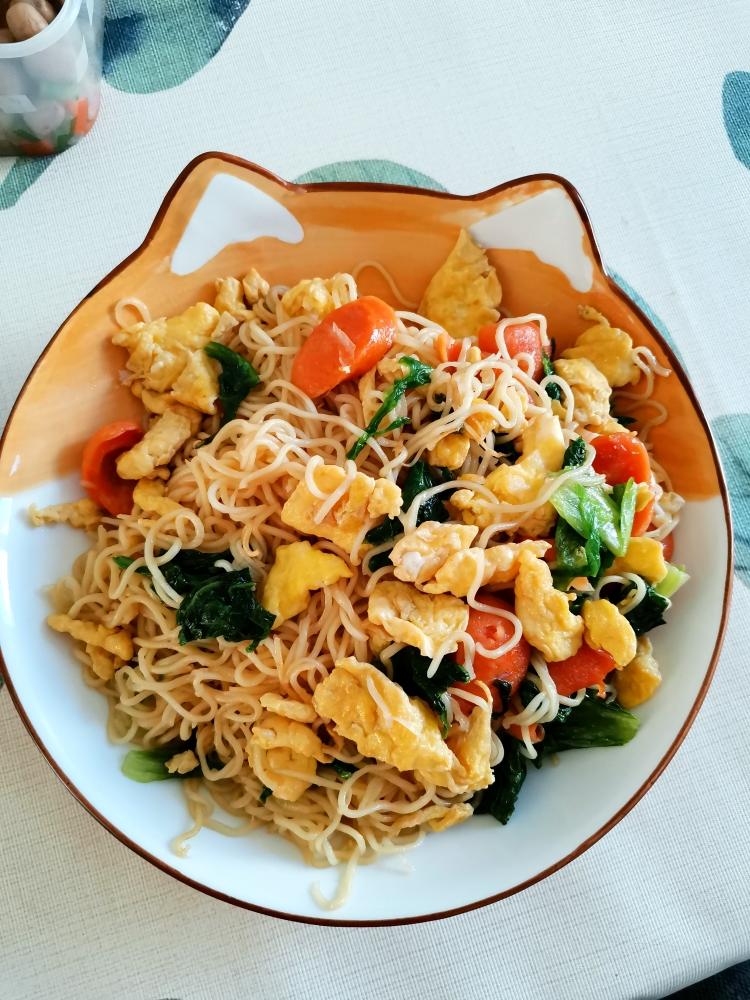 懒人早午餐炒方便面