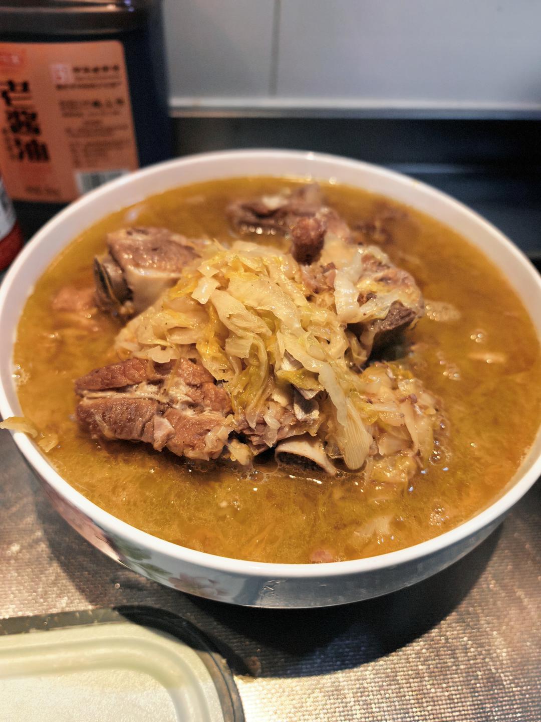东北酸菜炖排骨