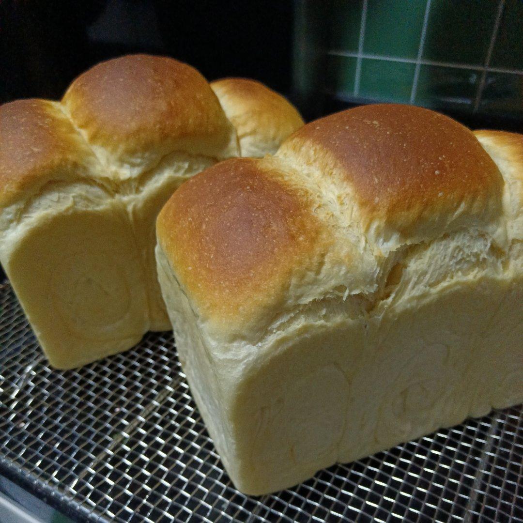 奶香纯粹的重料淡奶油吐司