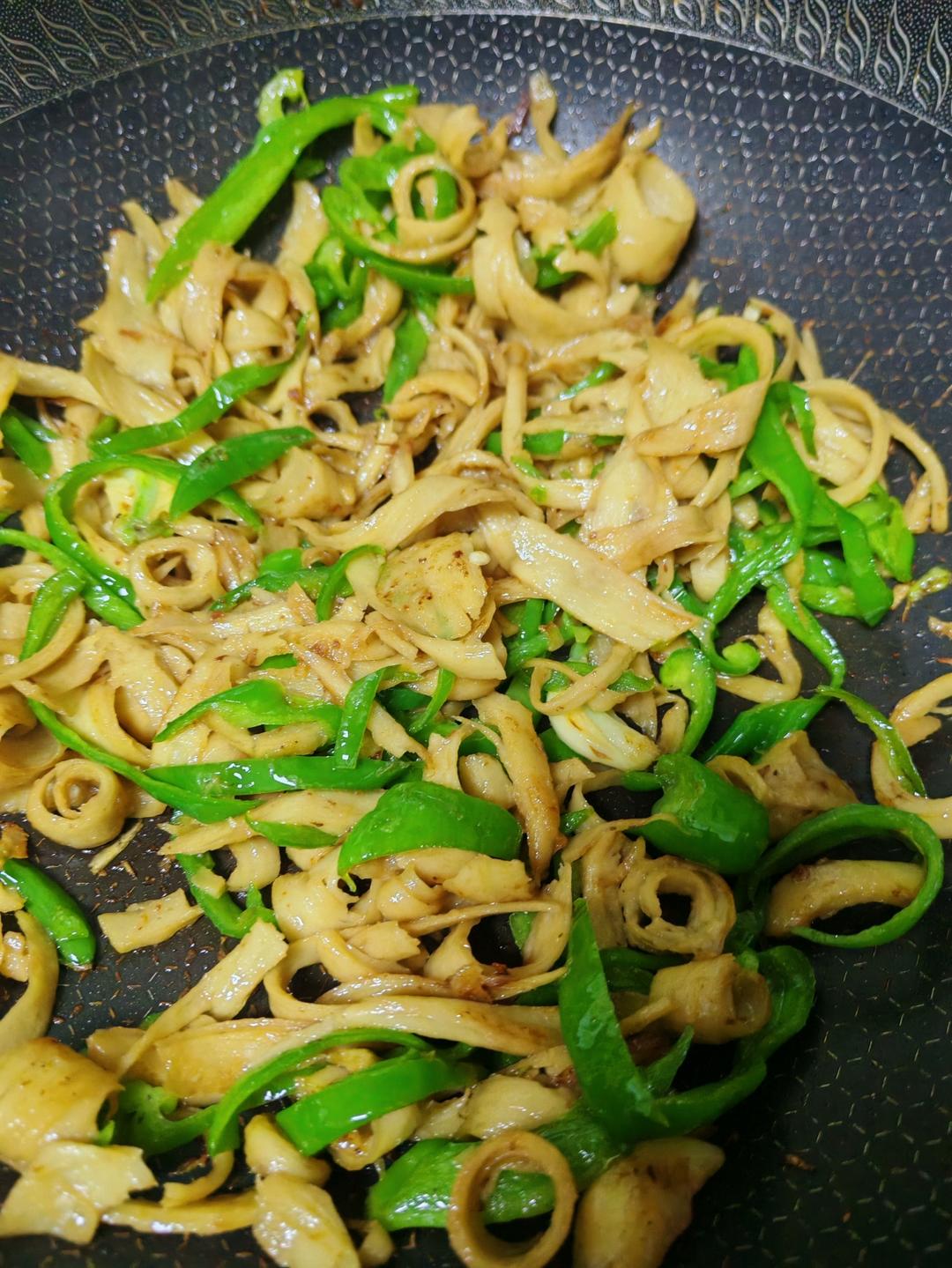 米饭杀手系列之青椒炒面筋