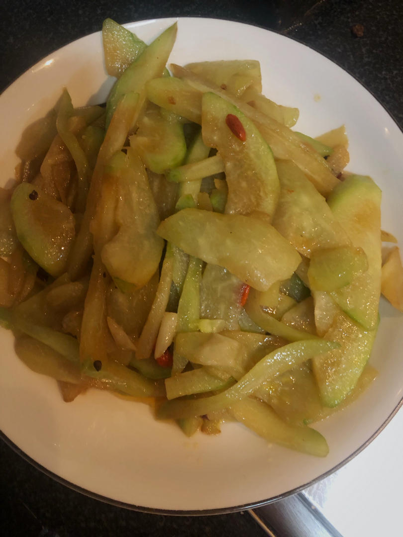 素炒佛手瓜（佛手瓜的最简单最好吃的做法）