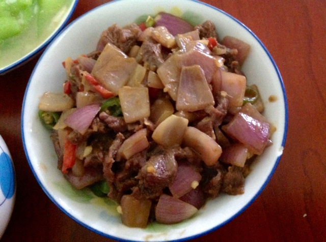 洋葱炒牛肉