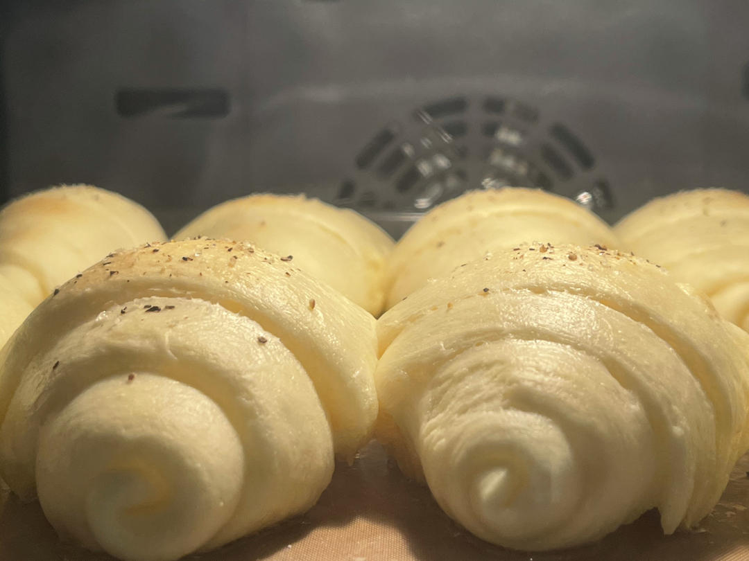 「食·日本九州」脆皮日式盐可颂，塩バターロール-プレッツェル風