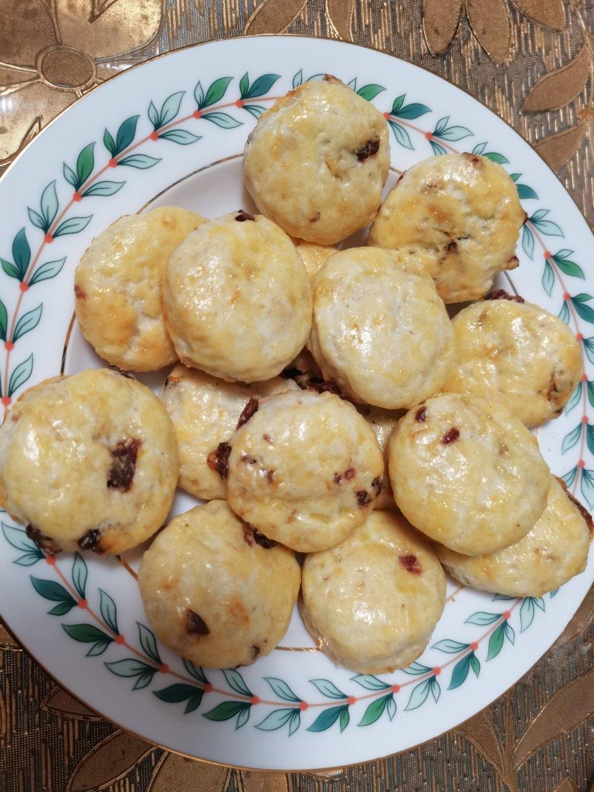 【视频】3分钟 奶油司康Scone(可能是世界上最快手的司康) 消耗淡奶油～