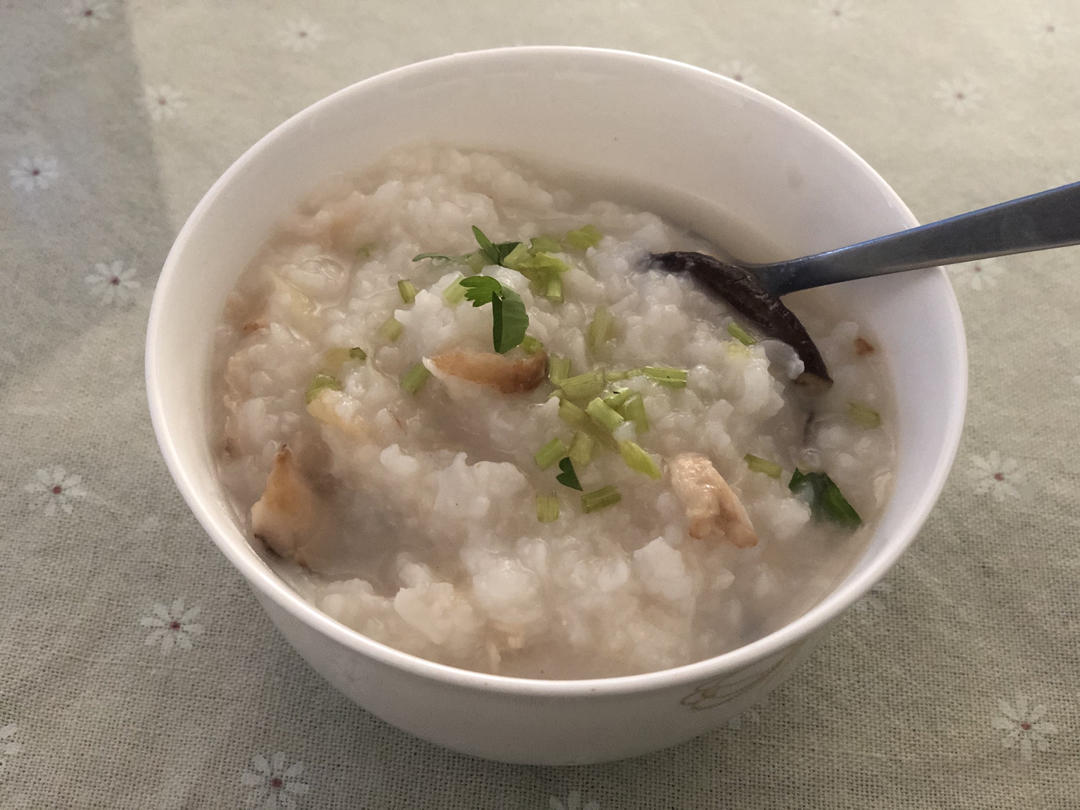 干贝香菇鸡丝粥